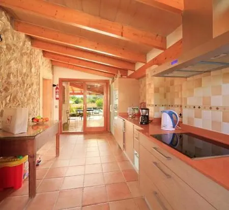 Sleeps 4 With Pool Air Con And Wifi Pollença