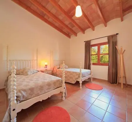 Villa Sleeps 4 With Pool Air Con And Wifi *