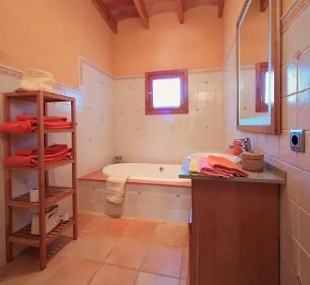 Villa Sleeps 4 With Pool Air Con And Wifi *